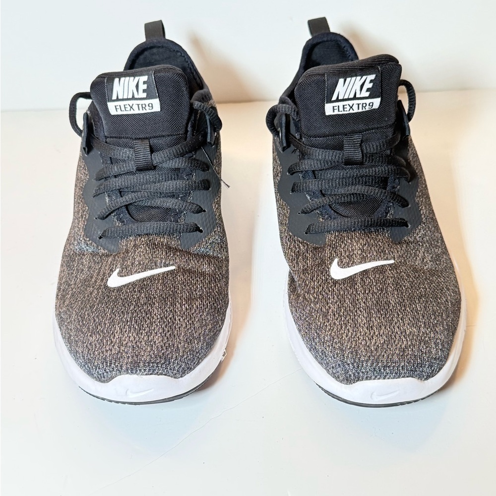 Nike Flex TR 9 Black and White Trainers Size 6.5 - Picture 1 of 7
